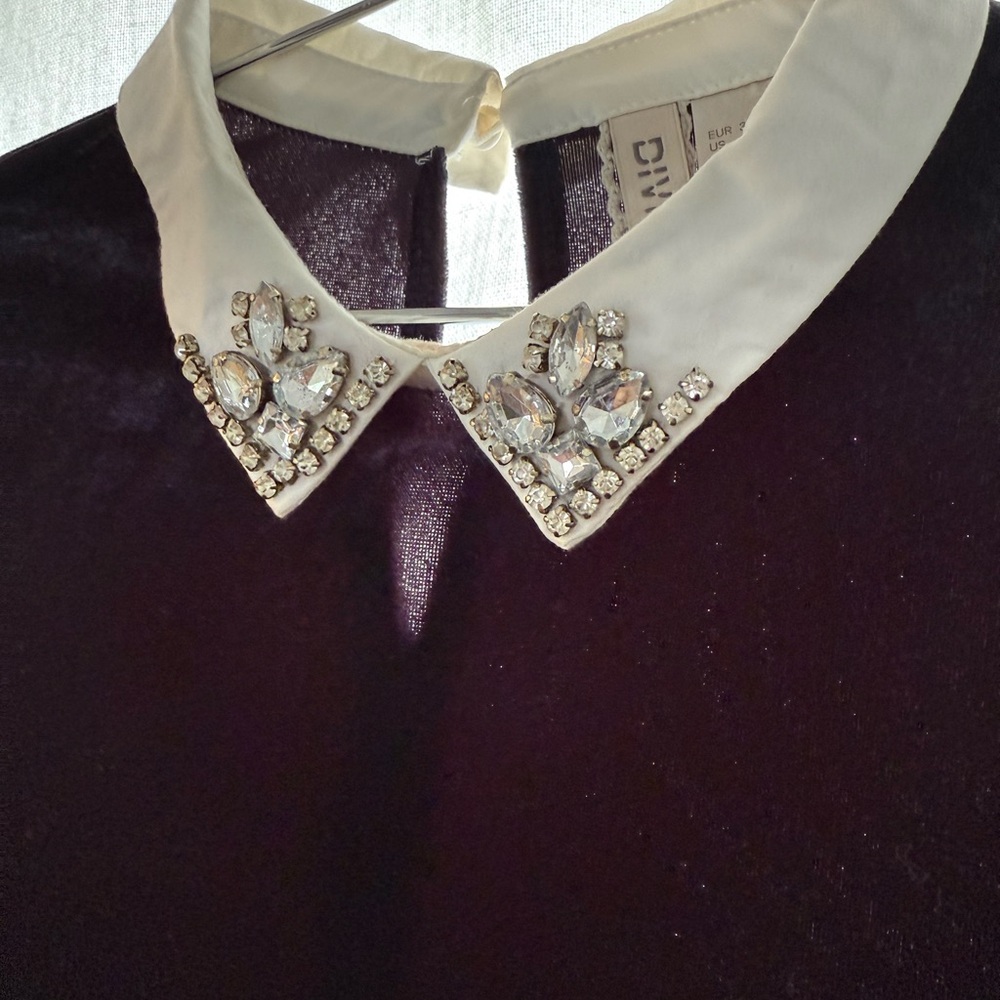 Divided Black Velvet Dress with Embellished Collar - Picture 2 of 6